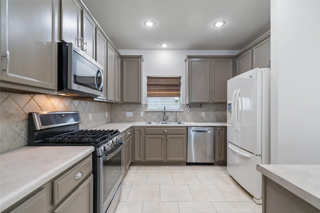 Photo of 1102 Peyton PL