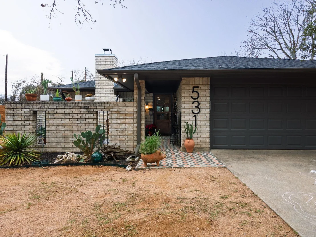Photo of 531 Santa Clara RD