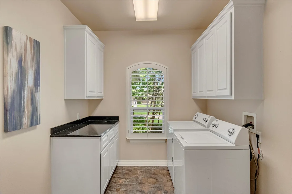 Photo of 307 E Pheasant RD