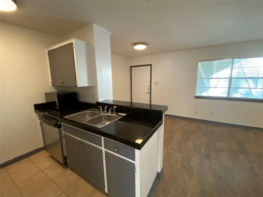 Photo of Unit 113 at 4306 Avenue A