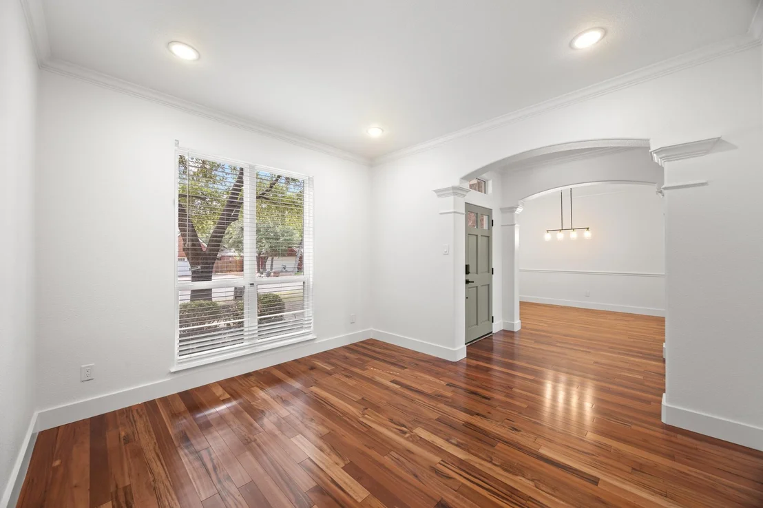 Photo of 1245 Lacey Oak LOOP
