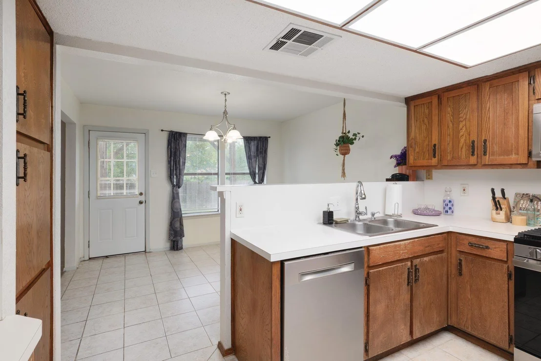 Photo of 405 Brookhollow DR