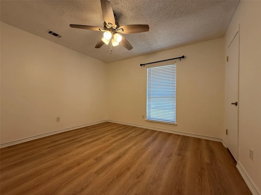 Photo of 503 E Central DR