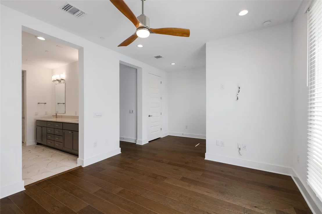 Photo of Unit 284 at 4703 Unity CIR