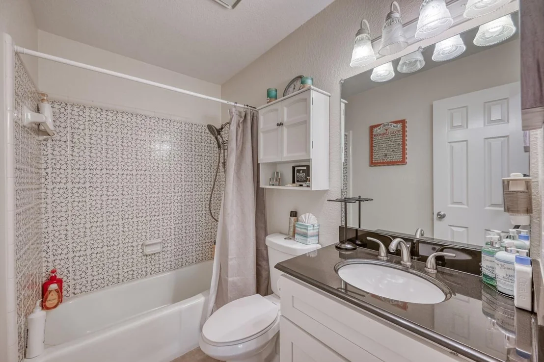 Photo of 507 N Beach DR
