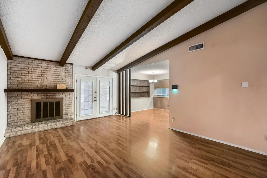 Photo of 5107 Suburban DR