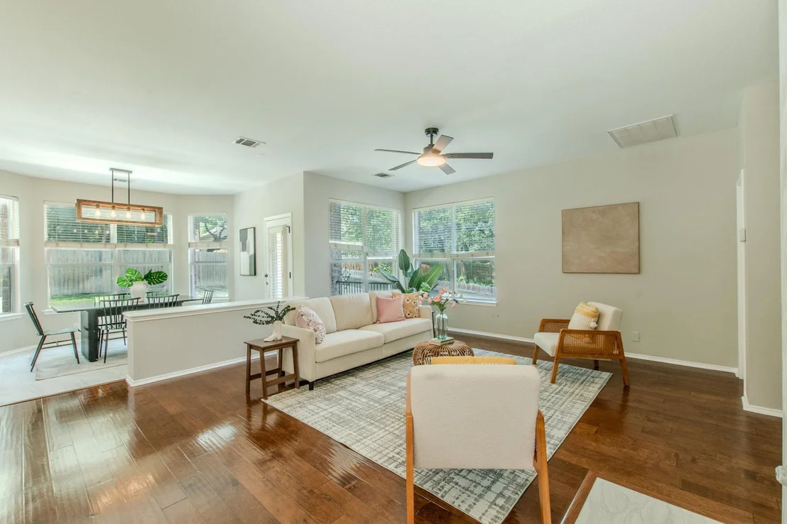 Photo of 3988 Lord Byron CIR