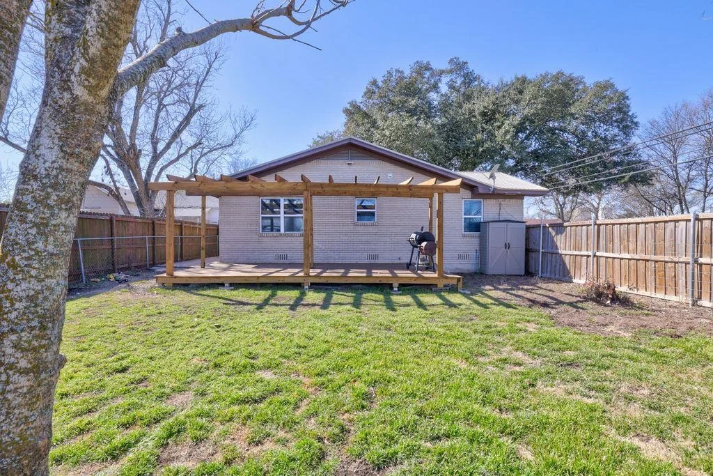 Photo of 309 W Avenue H Ave