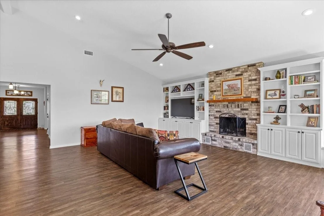 Photo of 1883 Watterson RD