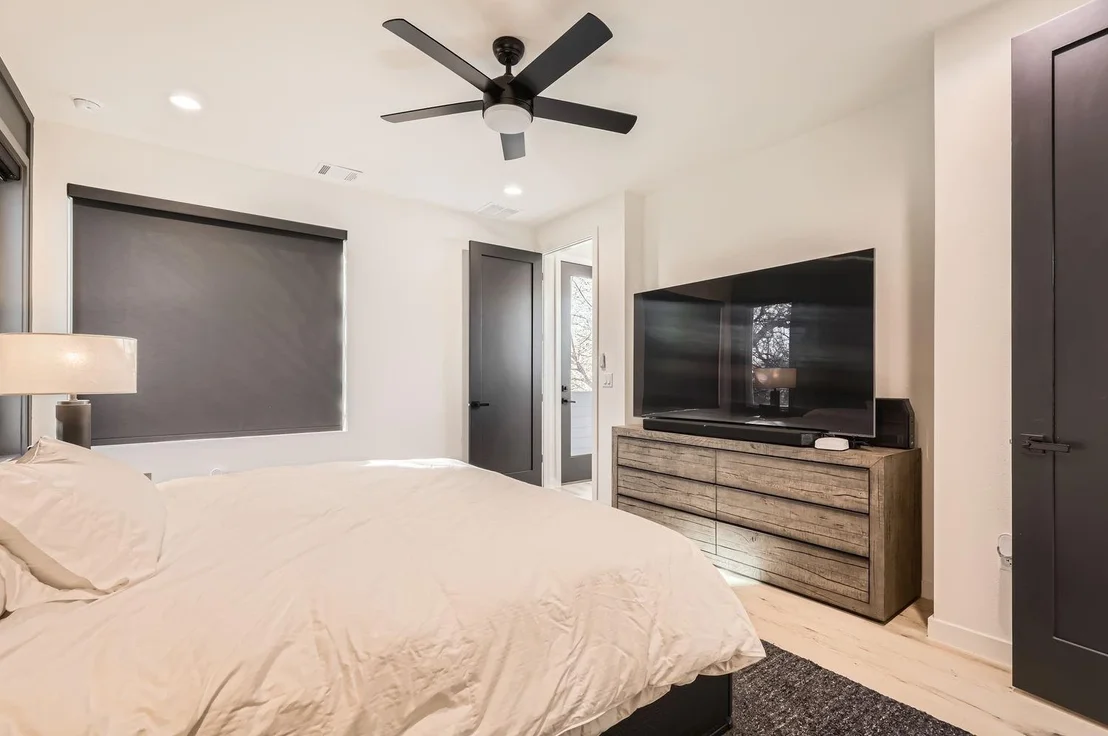 Photo of Unit 2 at 5001 Rob Scott ST