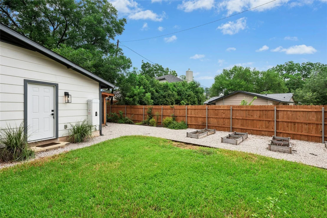 Photo of 8601 Winding WALK