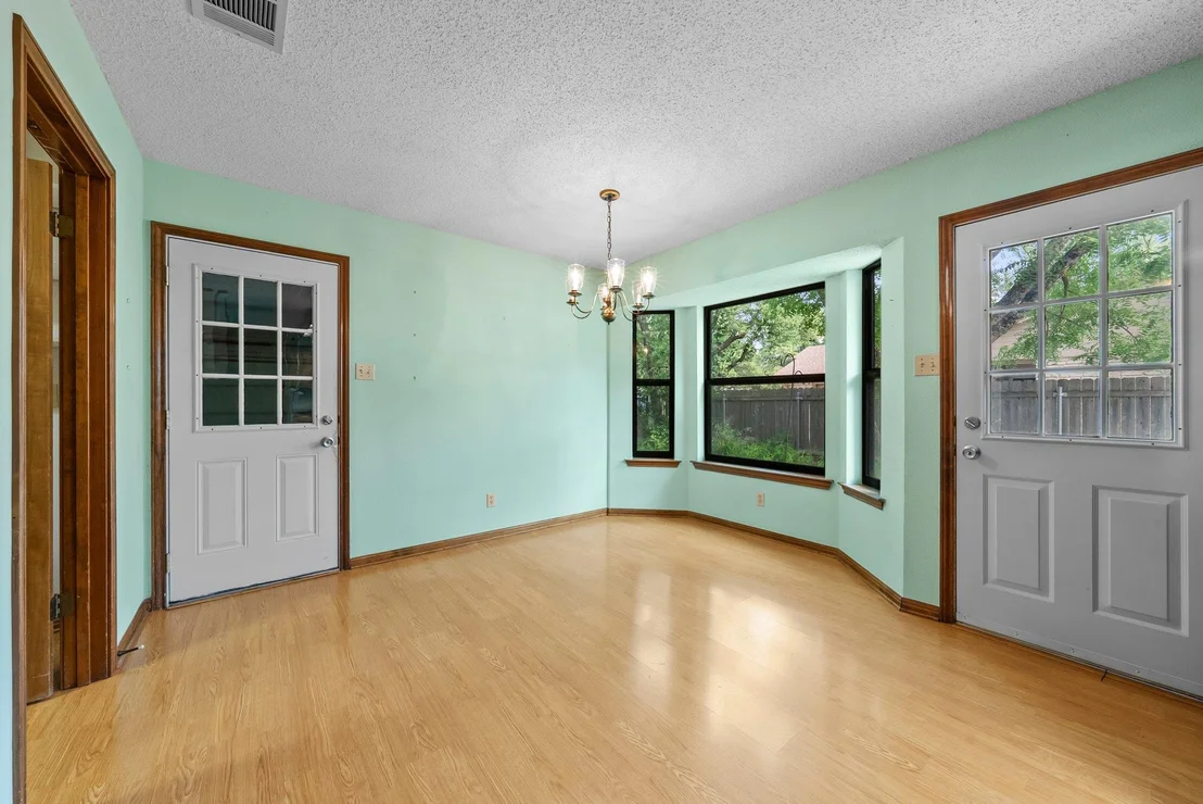 Photo of 203 Settlers DR