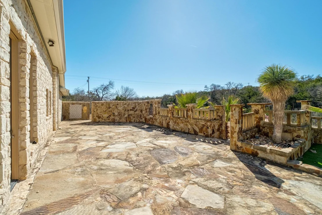 Photo of 340 Barton Ranch RD
