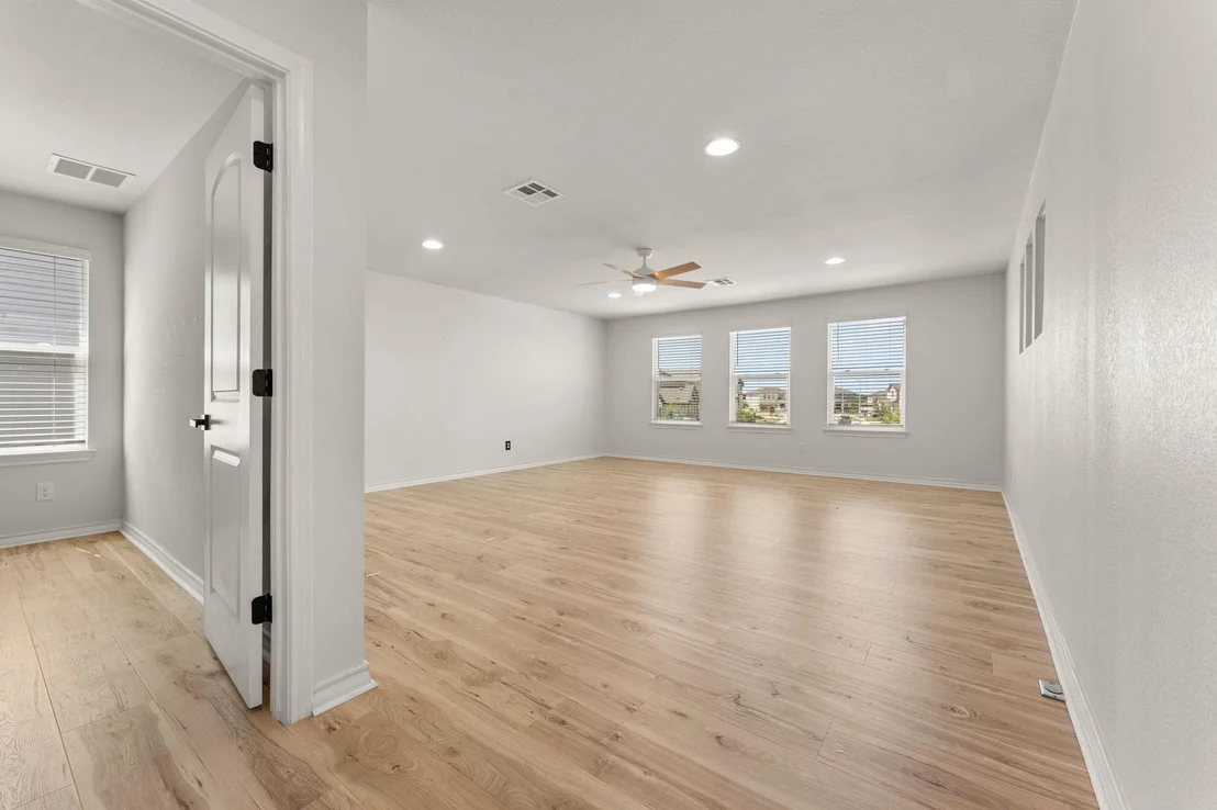 Photo of 200 Caisson TRL