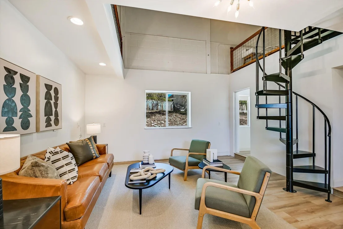 Photo of 700 Furlong DR