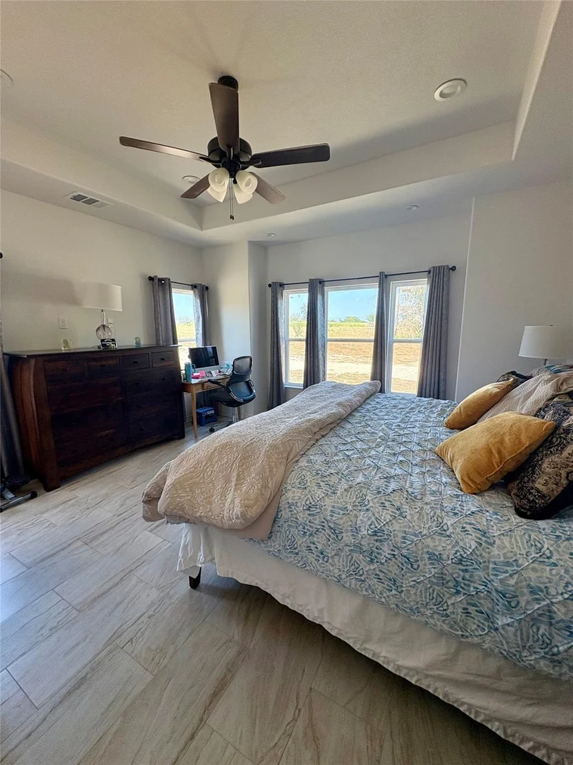 Photo of 668 Fairview DR