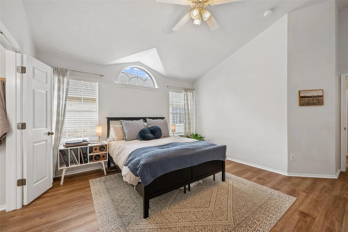 Photo of 3112 Lynnbrook DR