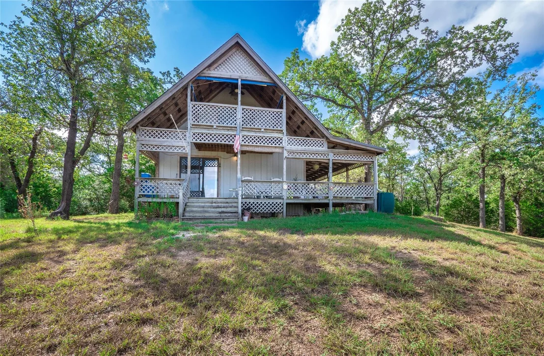 Photo of 499 Hidden Oaks DR