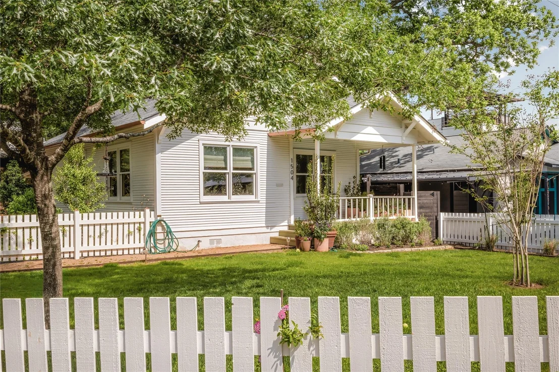 Photo of 1504 Bluebonnet LN