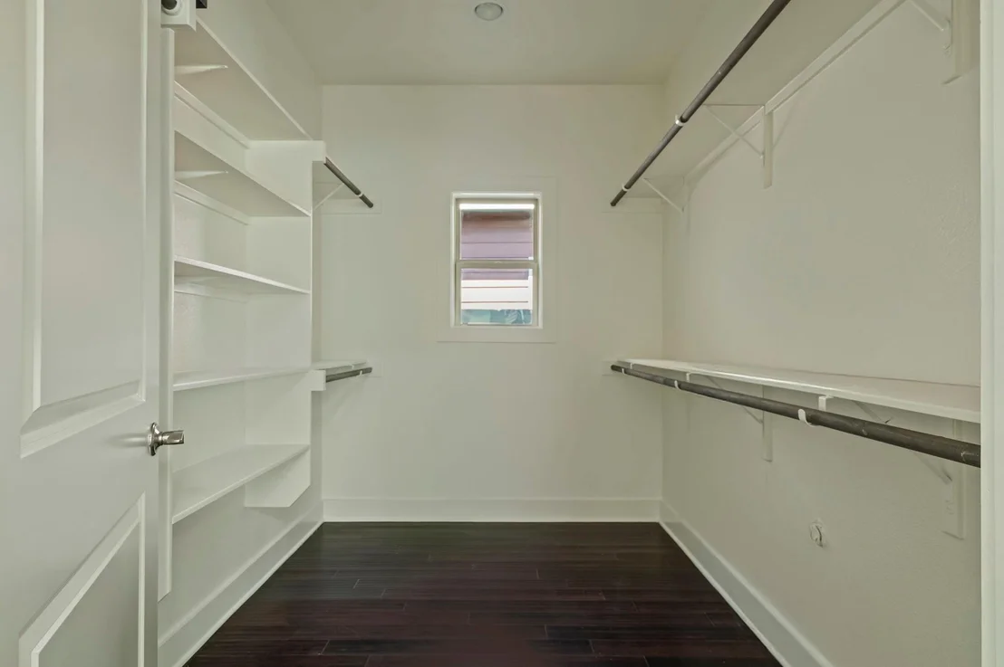Photo of 936 E 50th ST
