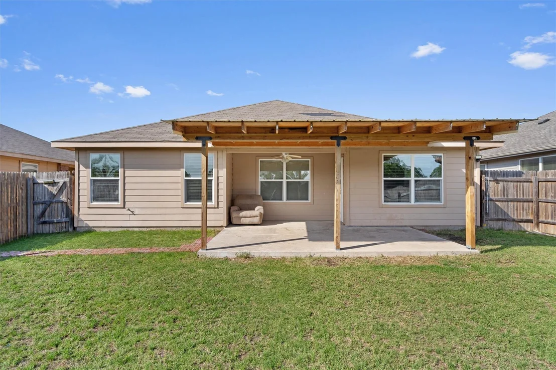 Photo of 15013 Roody LN