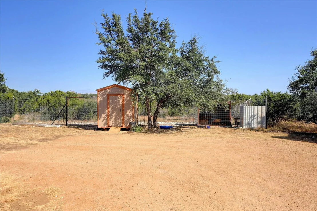 Photo of 525 River Oaks RD