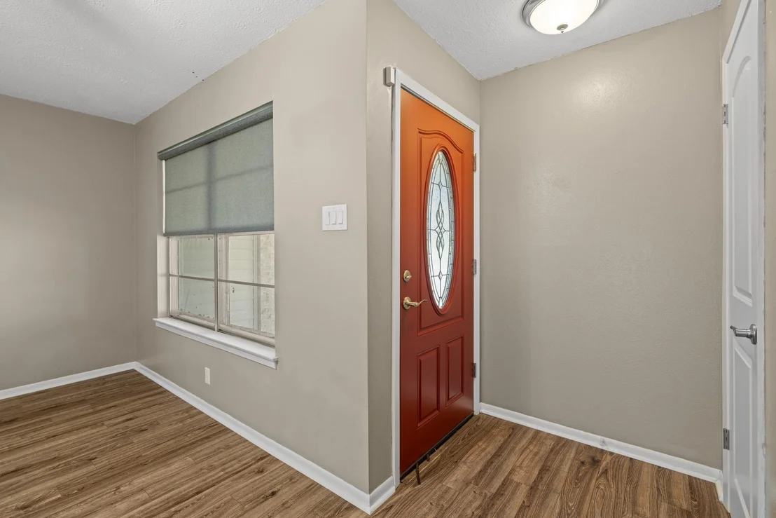 Photo of 101 Oakwood ST