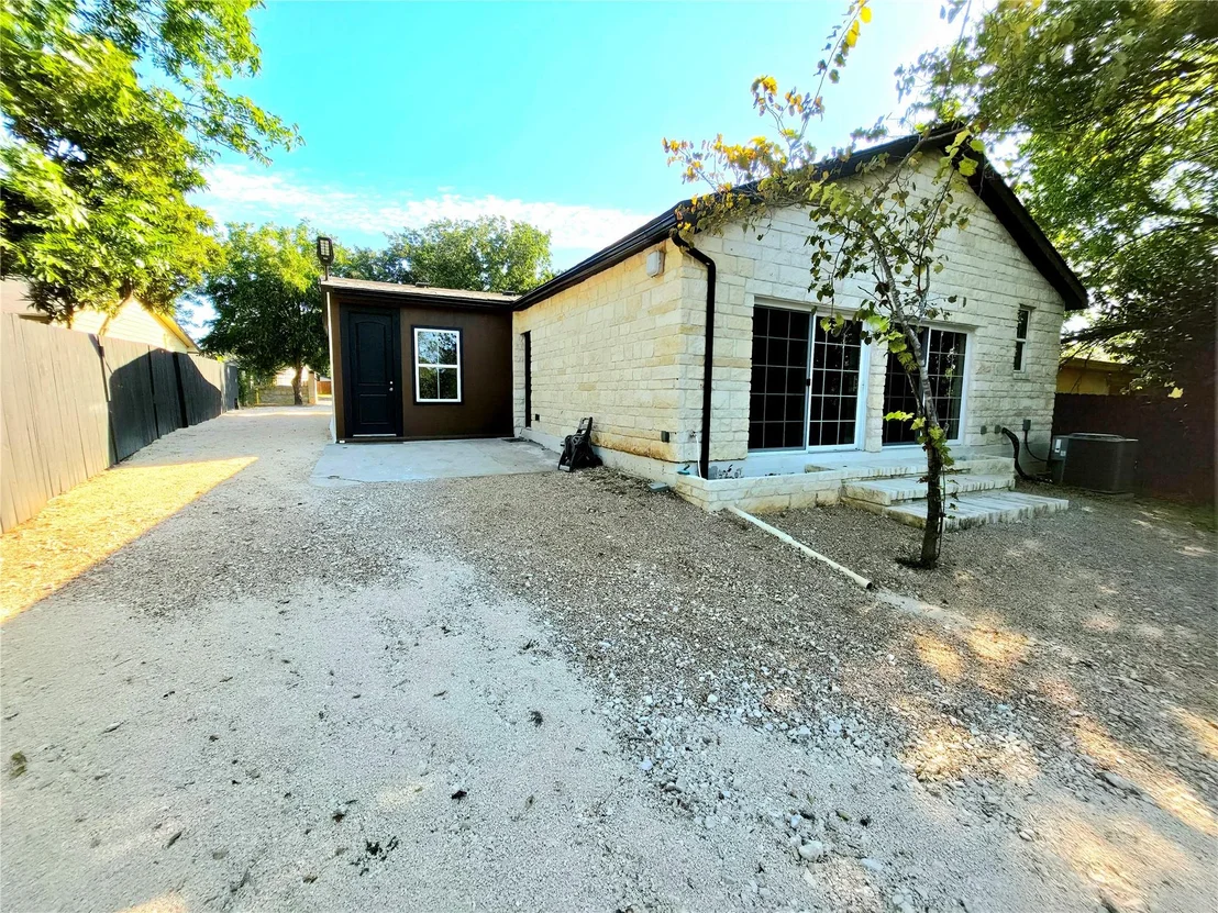 Photo of 2201 Teri RD