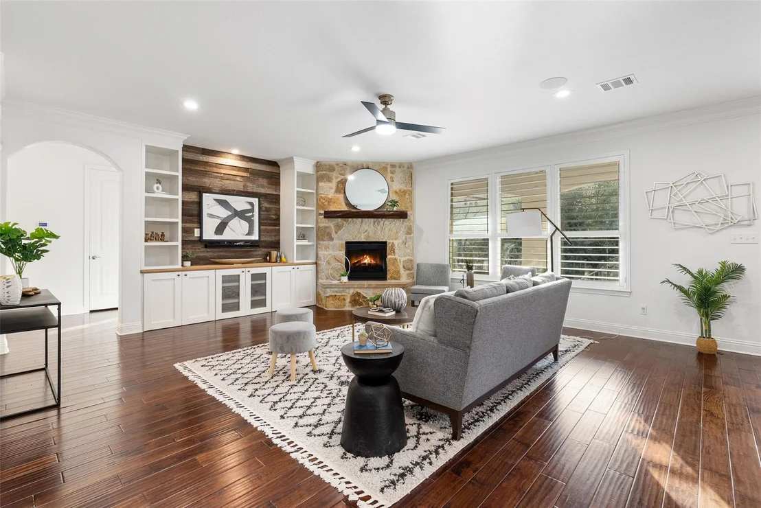 Photo of 302 Duffy LN