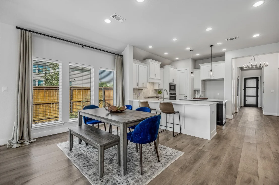 Photo of 200 Green Knoll LN
