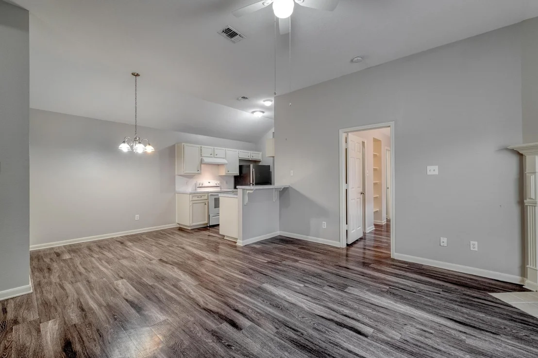 Photo of 2155 Redwing WAY