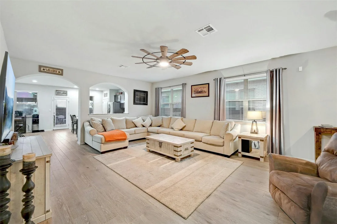 Photo of 541 Blue Oak BLVD