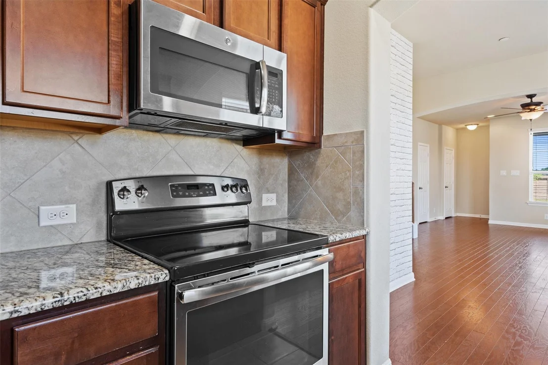 Photo of 1046 Lost Pines LN