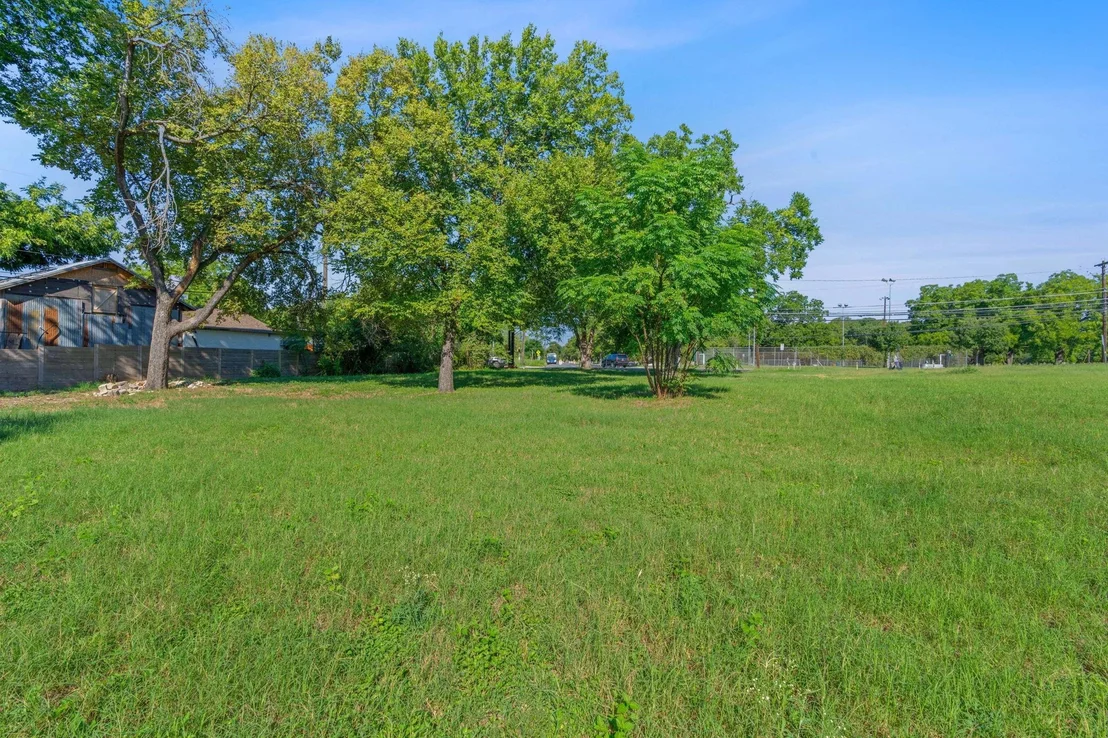 Photo of 1101 Springdale RD