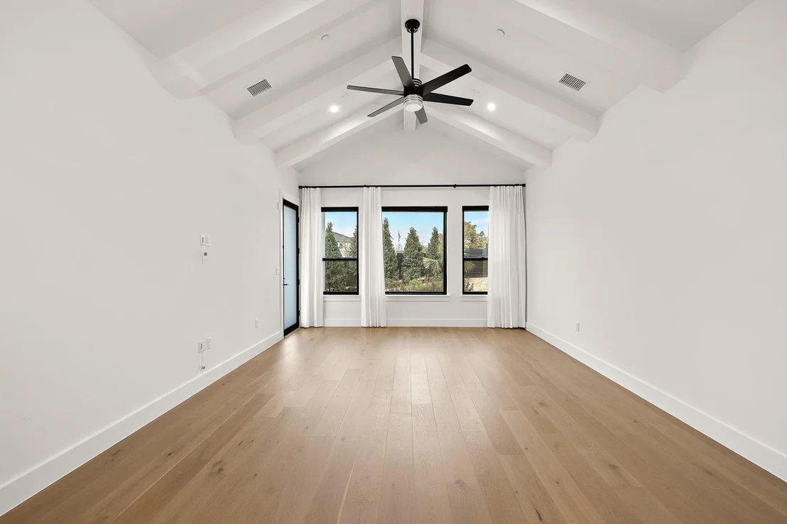 Photo of 5900 Moondust LN