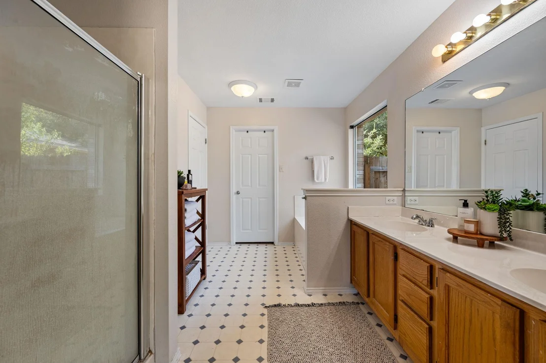 Photo of 1606 Academy PL