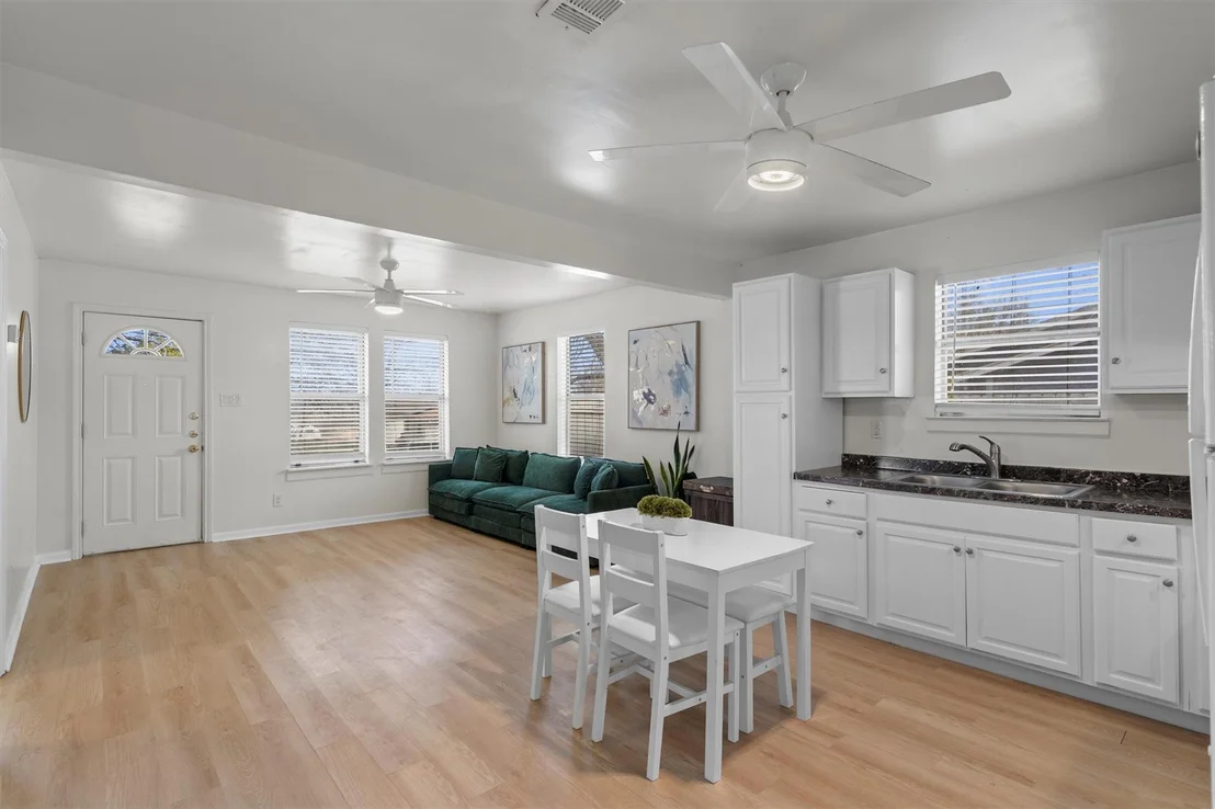 Photo of 121 Jackson ST