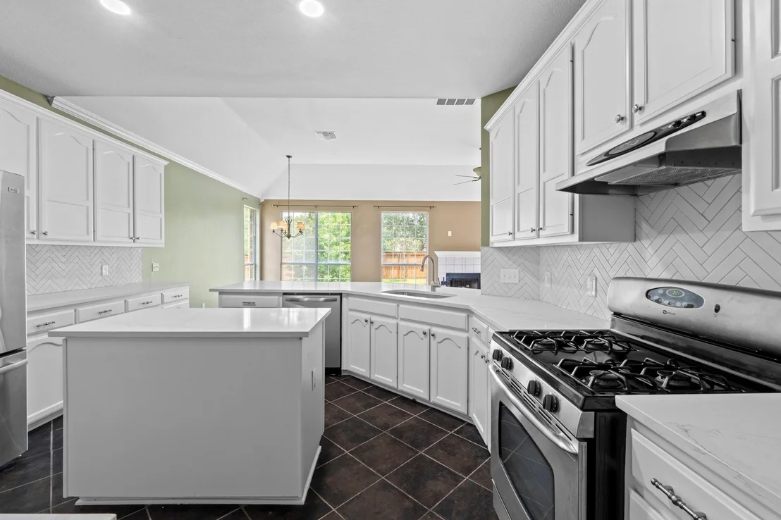 Photo of 8605 Axis DR