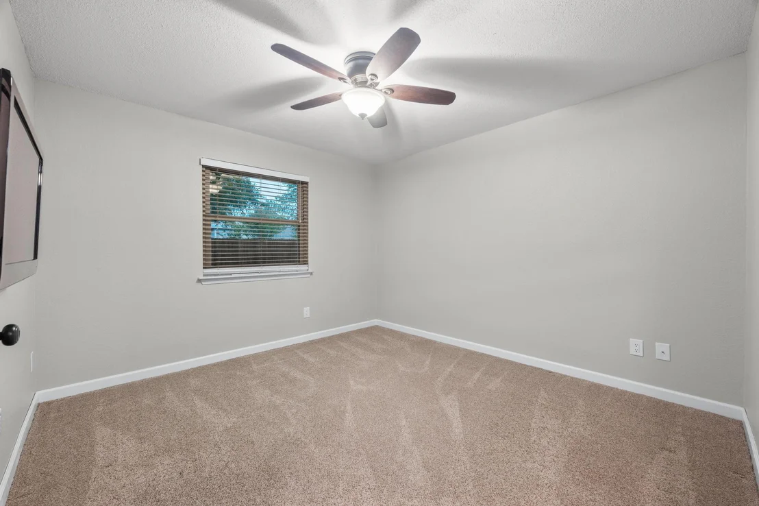 Photo of 805 Angleton CV