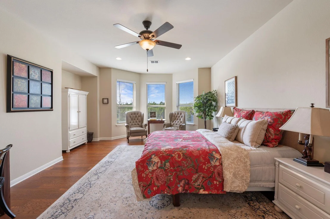 Photo of 182 Emma LOOP