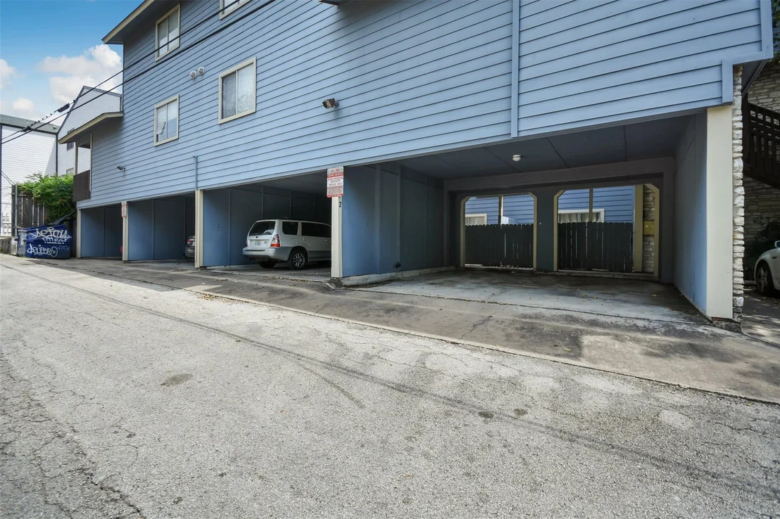 Photo of Unit 2 at 3004 Speedway Ave