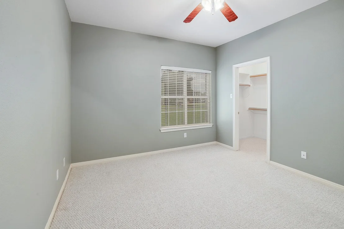 Photo of 101 Lakeview LN