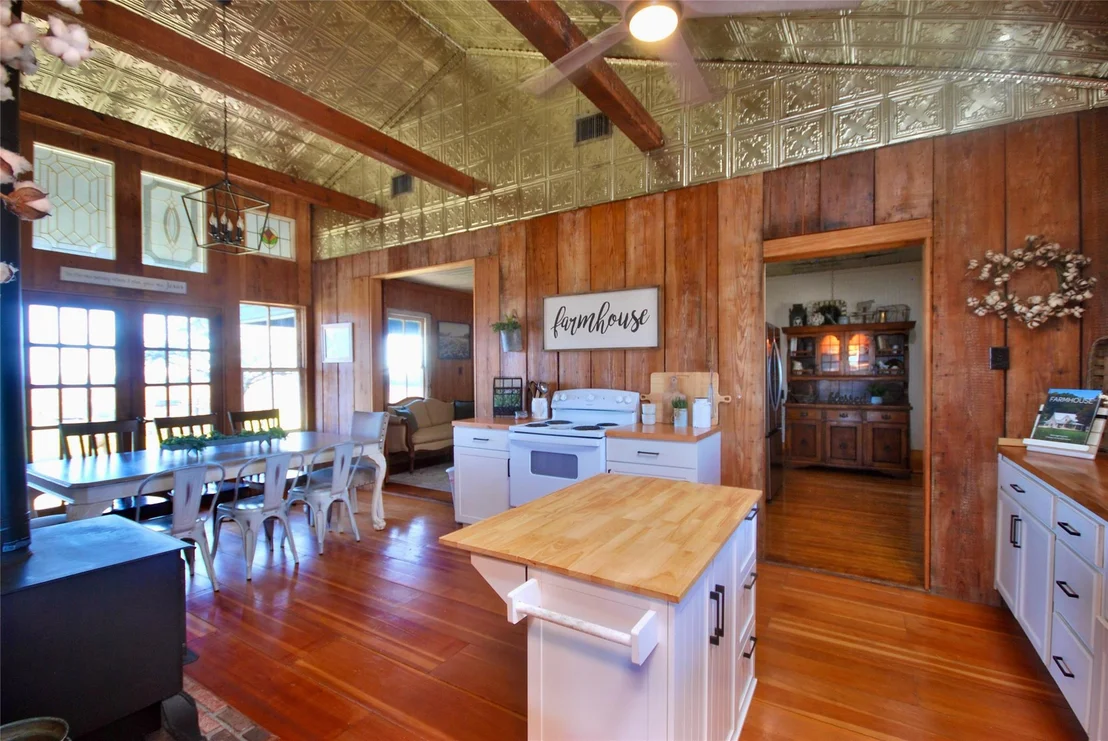 Photo of 4228 County Road 256