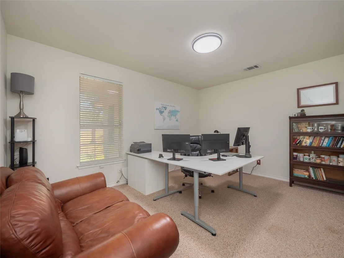 Photo of 533 Arbors CIR