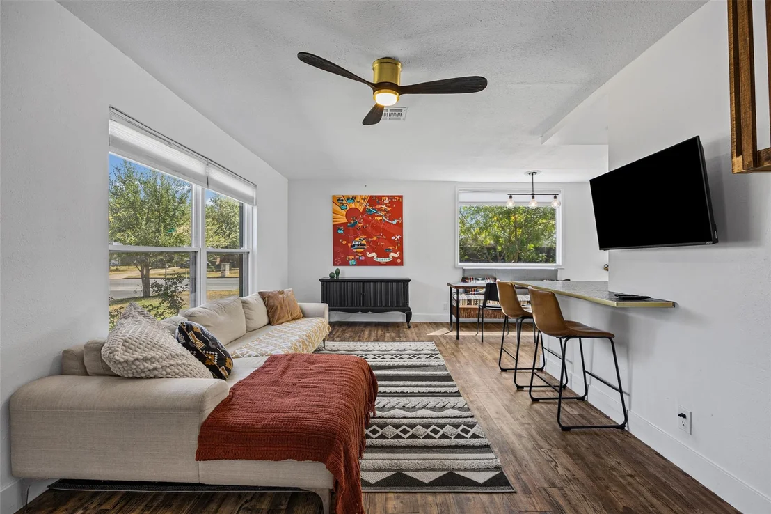 Photo of 1101 Kenyon DR