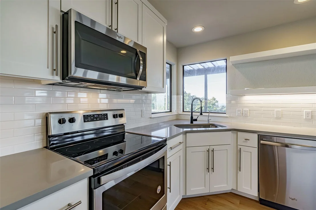 Photo of 20811 Hamilton Pool RD
