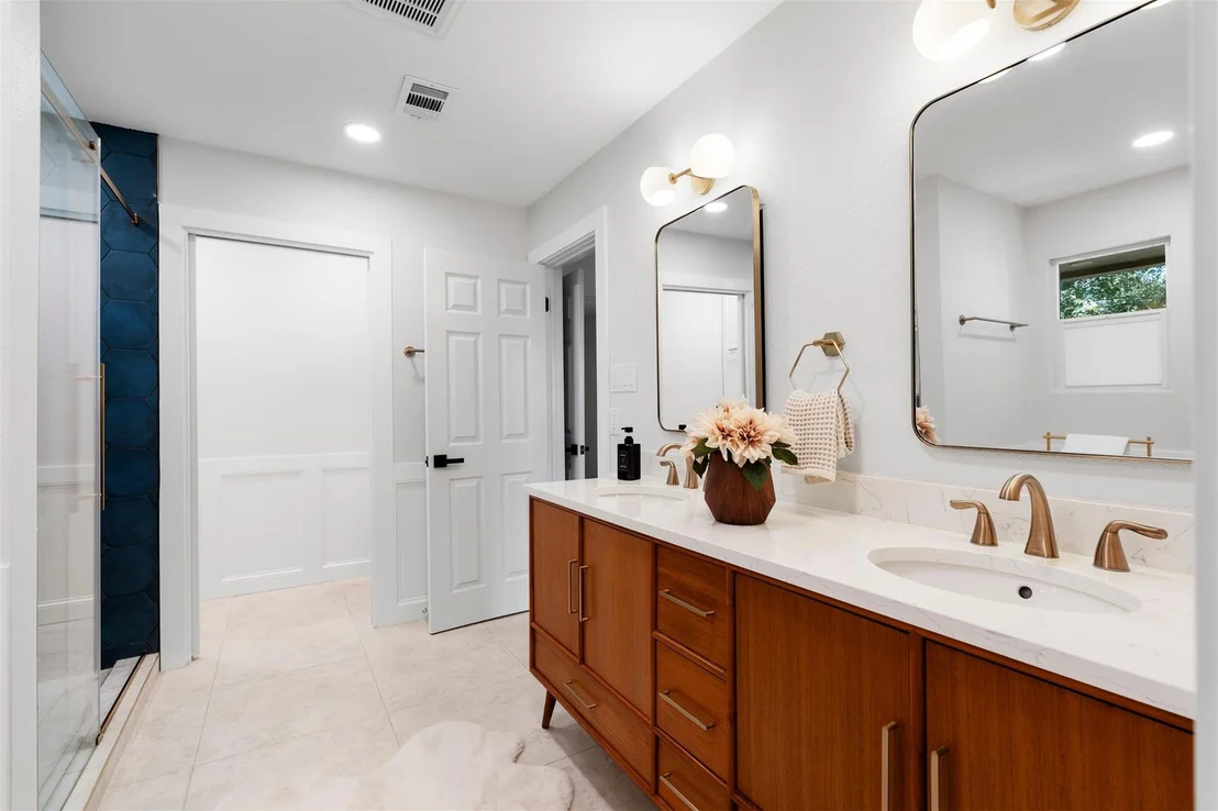 Photo of 12600 Oro Valley CV