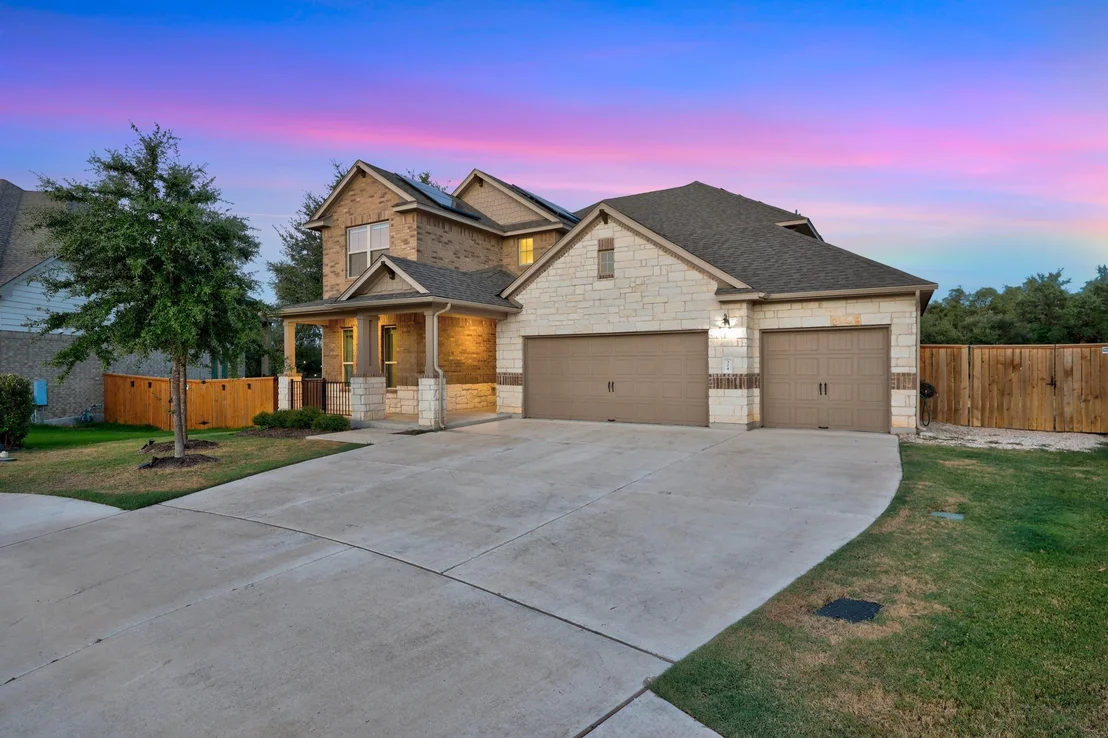 Photo of 324 Autumn Oak WAY
