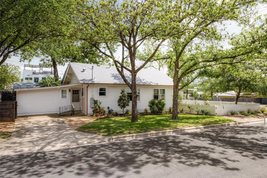 Photo of 1504 Bluebonnet LN