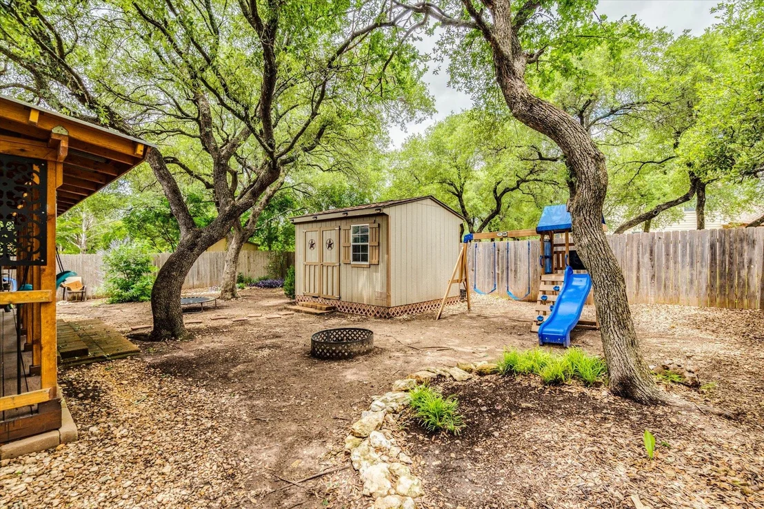 Photo of 809 Hilltop DR